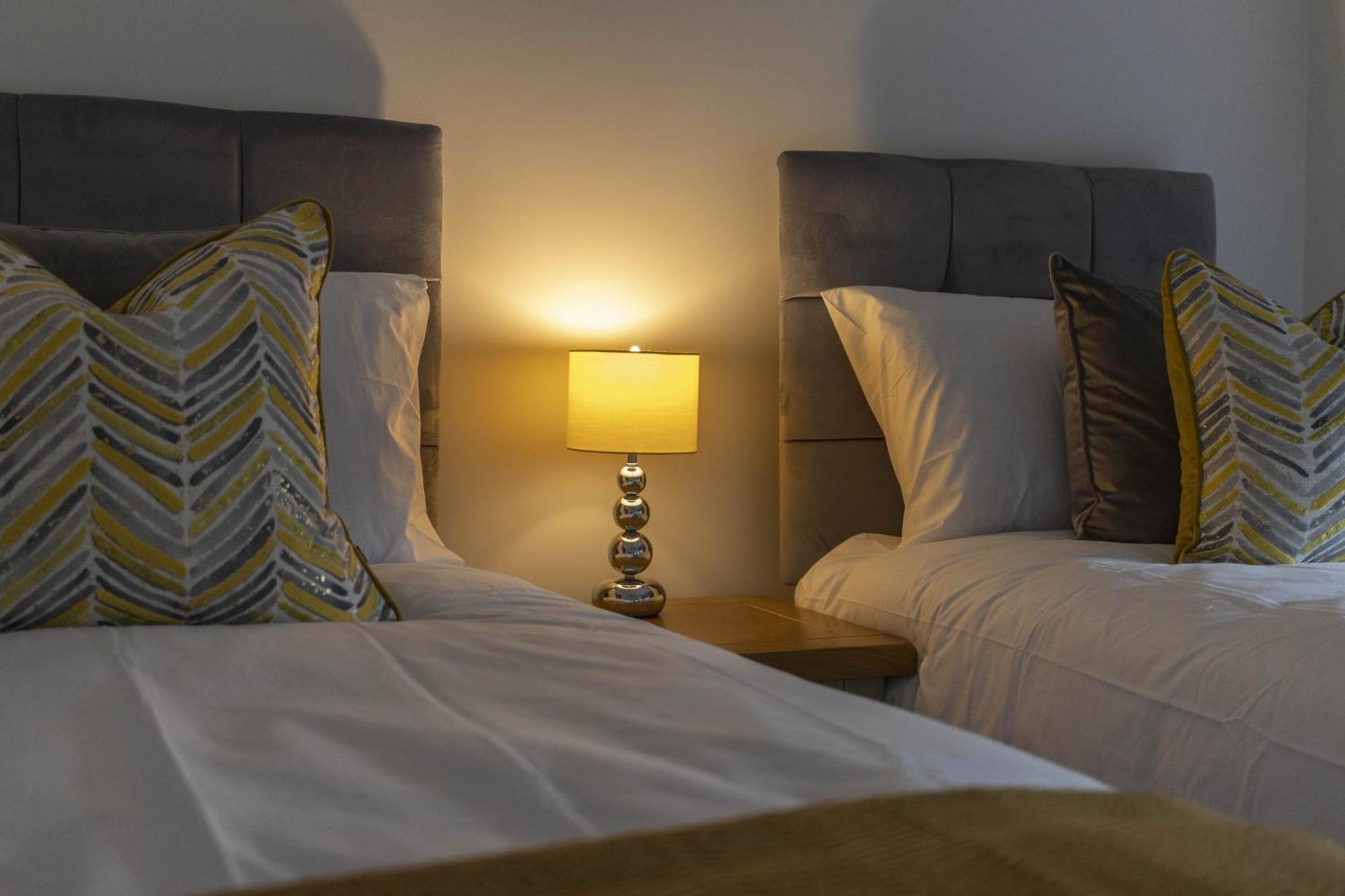 Linacre 11 - Modern 2 Bed Behind The Cathedral With Free Parking And Fast Wifi Apartment Exeter Luaran gambar